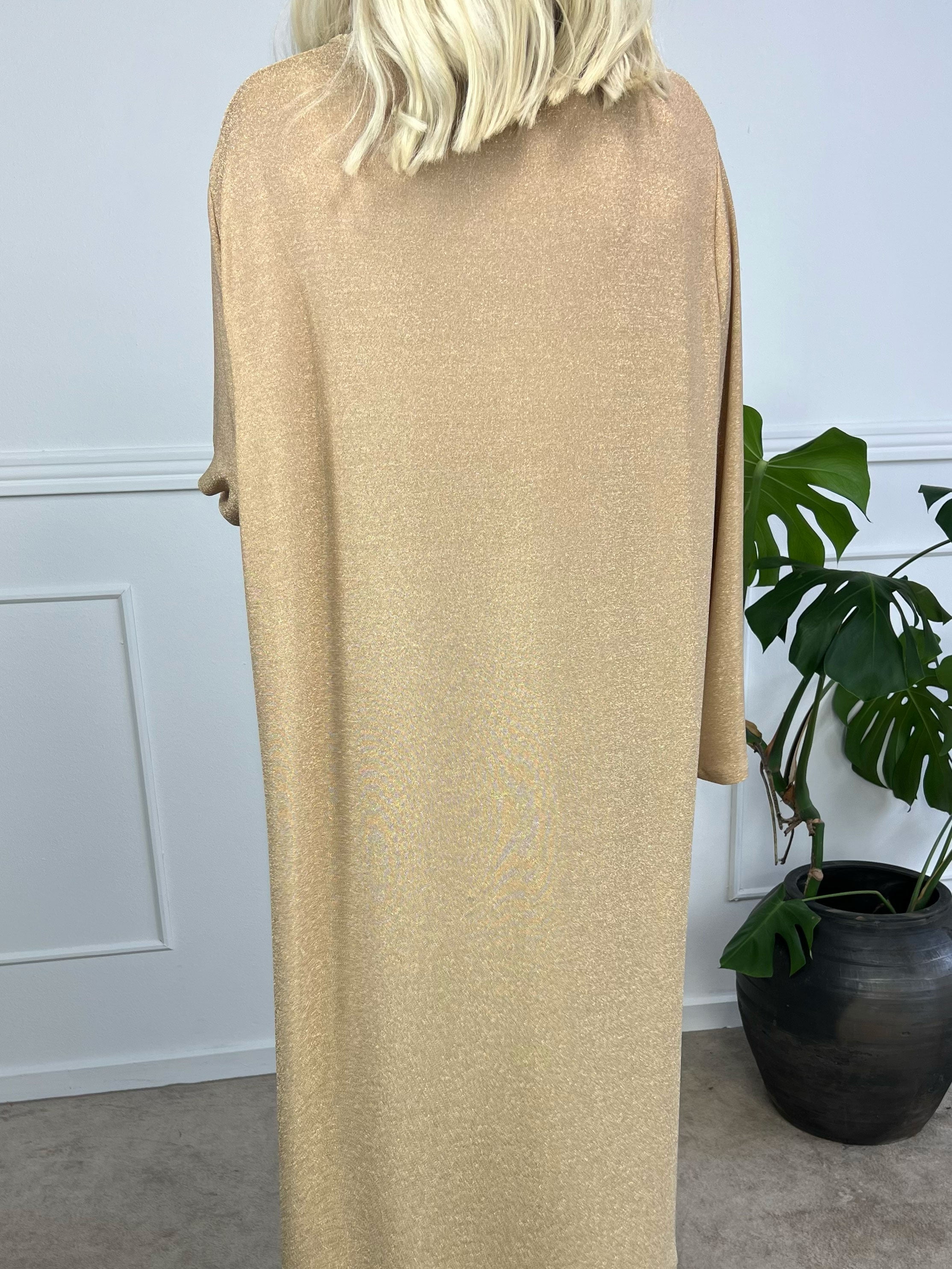 Damaris - Lang kjole i løs pasform med glimmertråde